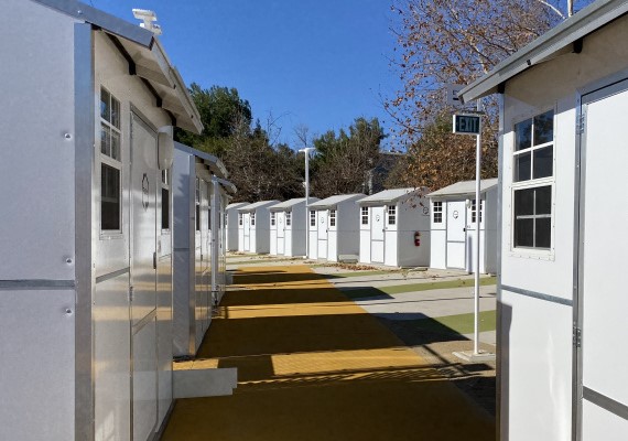 Los Angeles Opens Its First Tiny Home Village for Homeless - TalkPath News