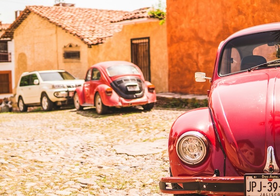 Volkswagen Beetle Still Popular in a Mexico City Neighborhood ...